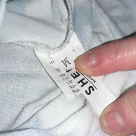 SHEIN Abstract Green and White Short Sleeve Tee​ - Picture 2 of 3